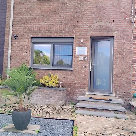 Entre Deux O A Lixhe,vise Belgique Holiday home *